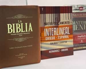 Biblias de Estudio y Nuevo Testamento Interlineal Griego-Español