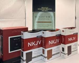 Biblias NKJV y Manual del Ministro