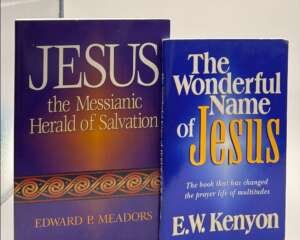 Libros Teológicos: Jesus Herald of Salvation y The Wonderful Name of Jesus